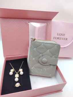 Set Cadou Dama White Pearl -Portofel gri perlat & Set Bijuterii