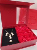 Set Cadou Dama White Pearl - set bijuterii & trandafiri